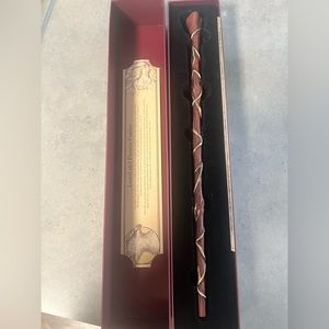 Harry Potter Wizarding World Ollivander’s Laurel and Phoenix Feather Wand